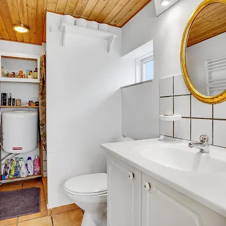 Amazing In With Kitchen Holiday home