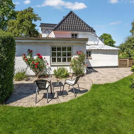 Amazing In With Kitchen Holiday home *