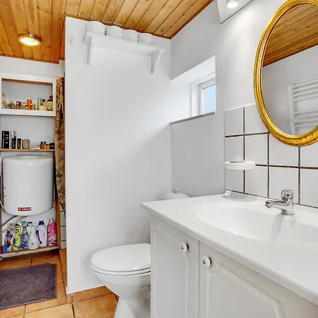 Amazing In With Kitchen Holiday home *