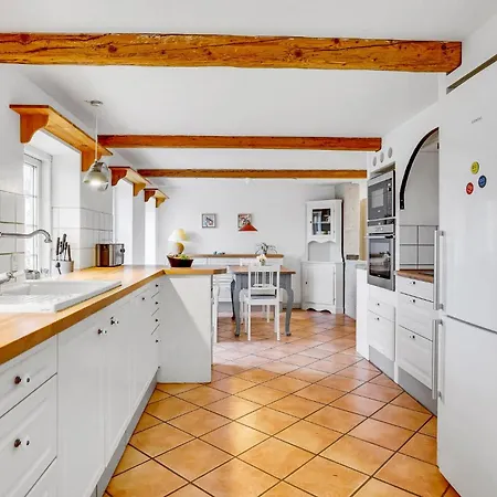 Semesterbostad Amazing In With Kitchen